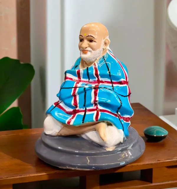 Neem_Karoli_Baba_Ceramic_Figurine