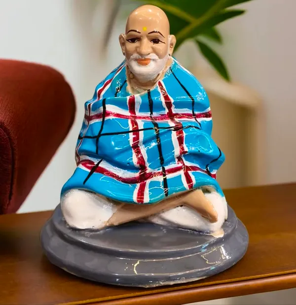 Neem_Karoli_Baba_Ceramic_Figurine