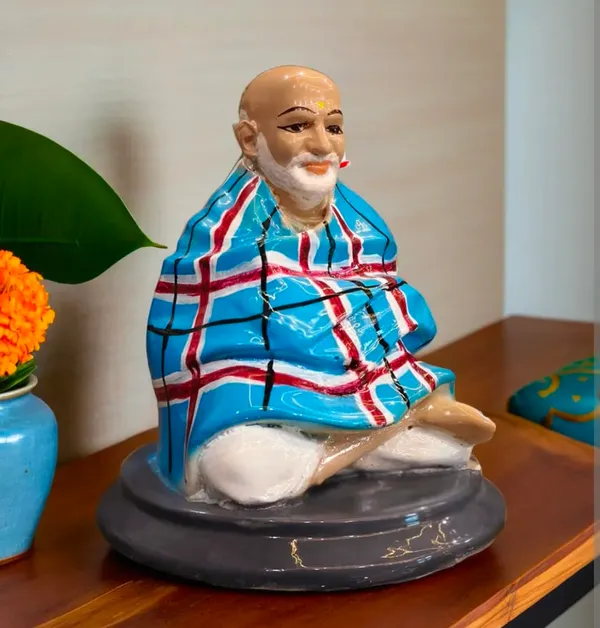 Neem_Karoli_Baba_Ceramic_Figurine