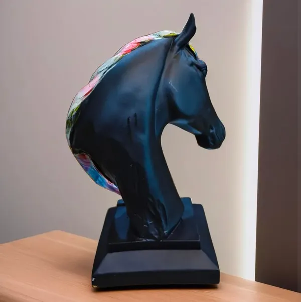 Horse_Head_Statue