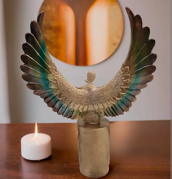 Angel_Figurine_Statue_With_Wings