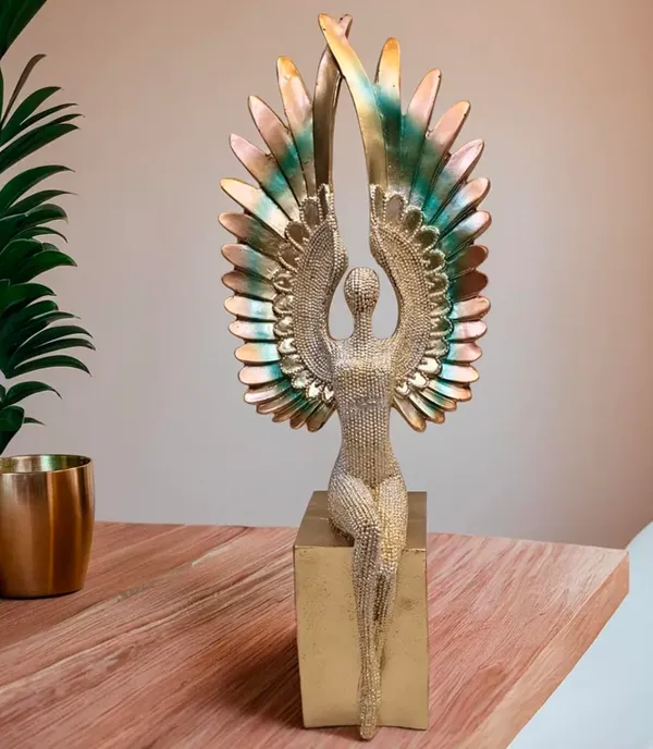 Angel_Figurine_On_Base