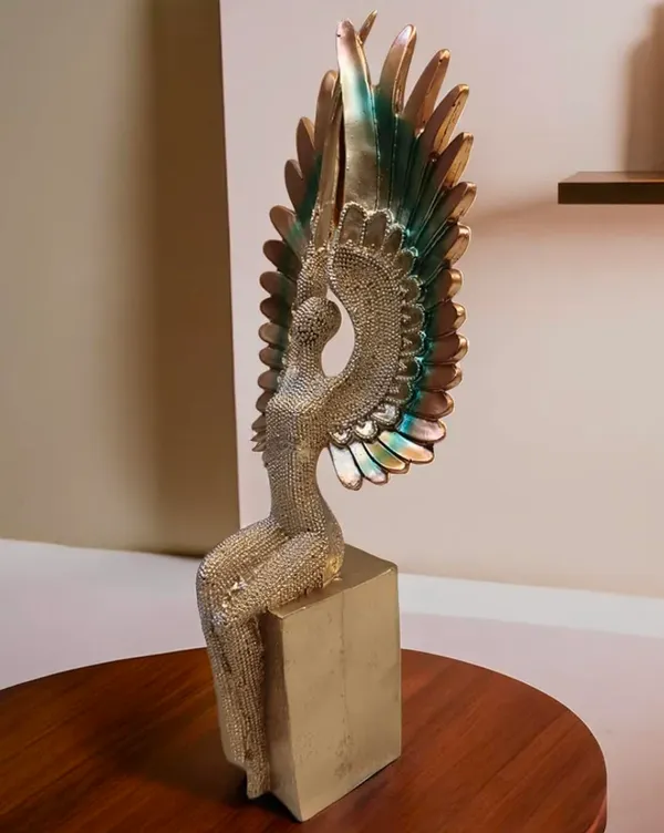 Angel_Figurine_On_Base