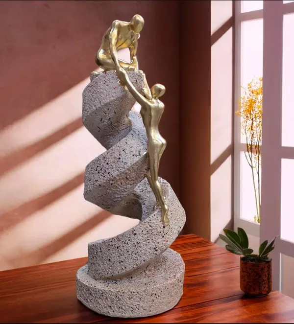 Abstract_Climbing_Figurine_Sculpture