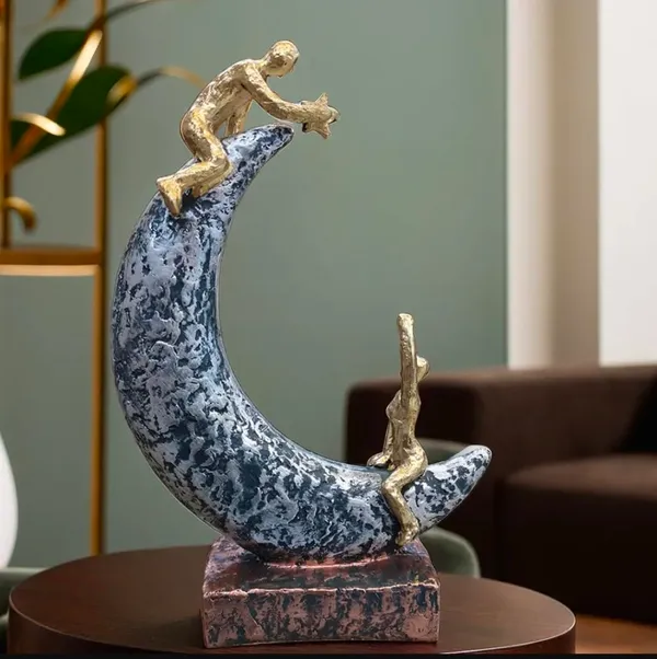 Moon_Sculpture_With_Marble_Base