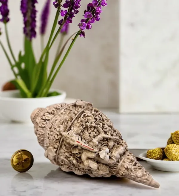 Ganesh_Statue_With_Toad_Figurine
