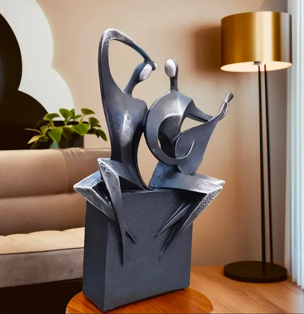Abstract_Dancing_Figures_Sculpture
