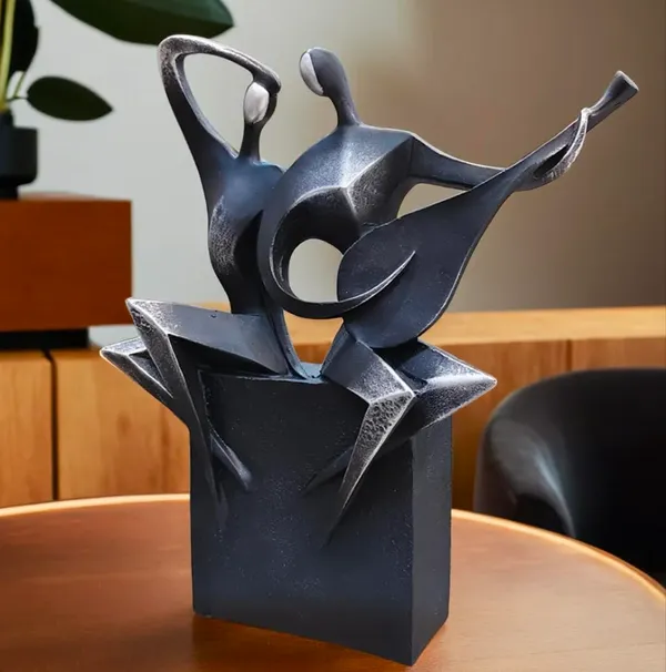 Abstract_Dancing_Figures_Sculpture