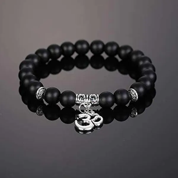 Karungali_Beaded_Bracelet_With_Om_Charm