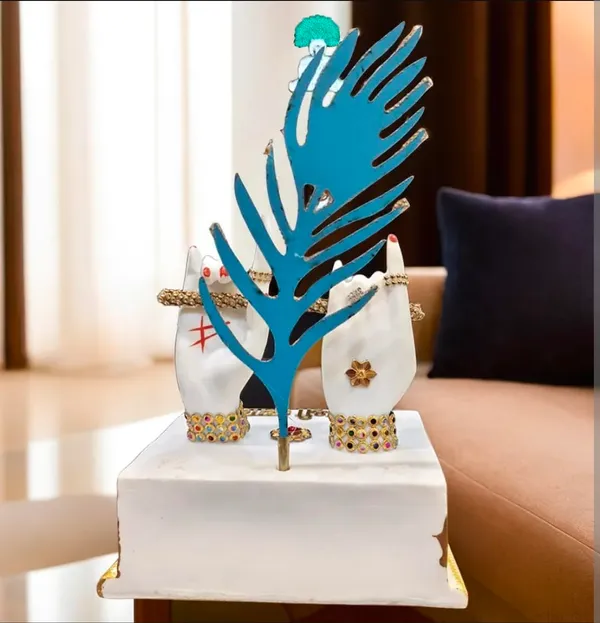 Krishna_Hands_Resin_Idol
