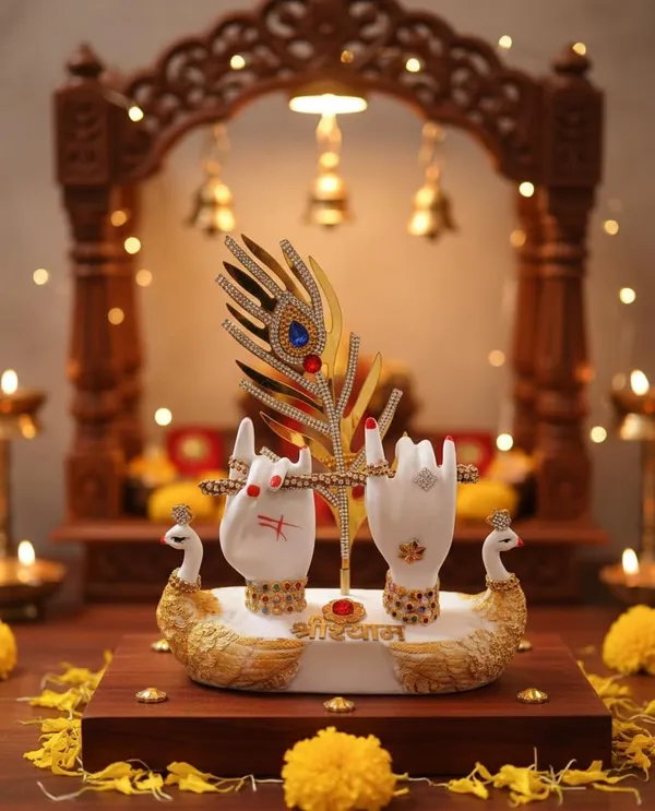 Krishna_Idol_With_Peacock_Feather