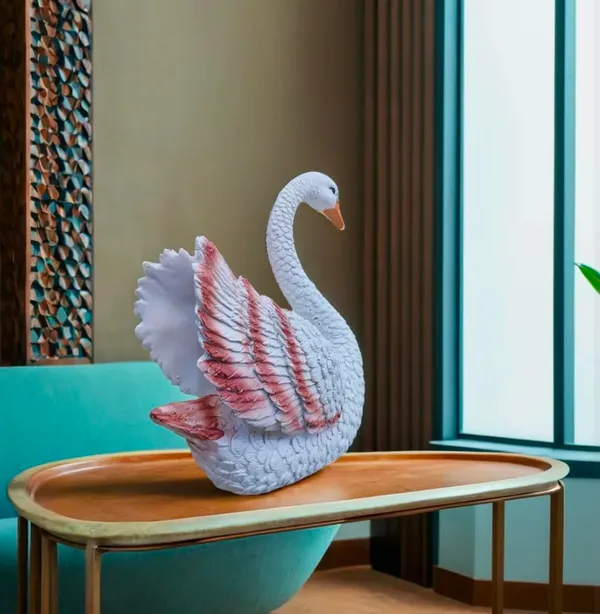 Resin_Swan_Figurine