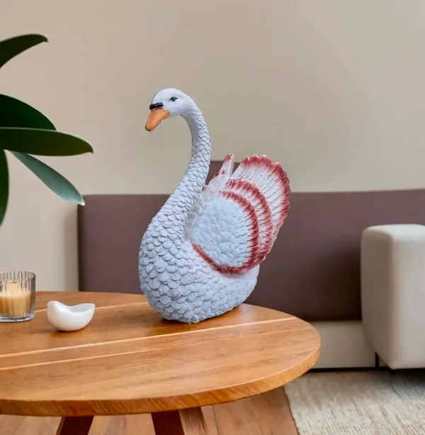 Resin_Swan_Figurine