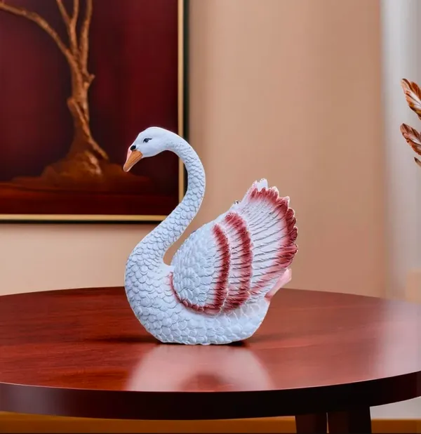 Resin_Swan_Figurine