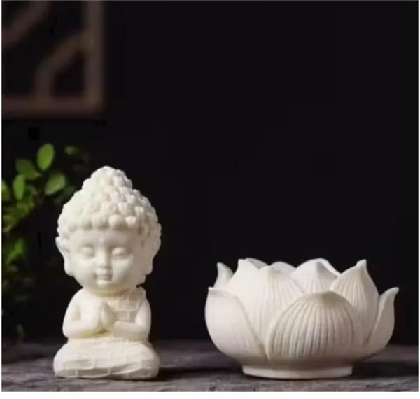Buddha_Figurine_In_Lotus_Flower
