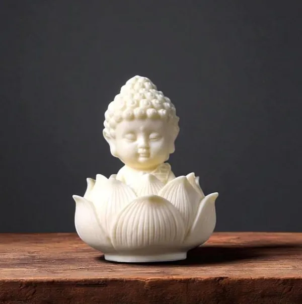 Buddha_Figurine_In_Lotus_Flower