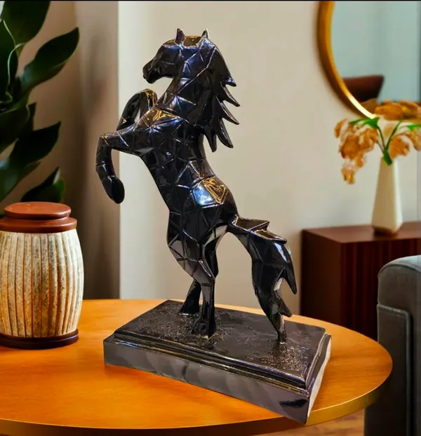 Horse_Sculpture_Resin_Figurine