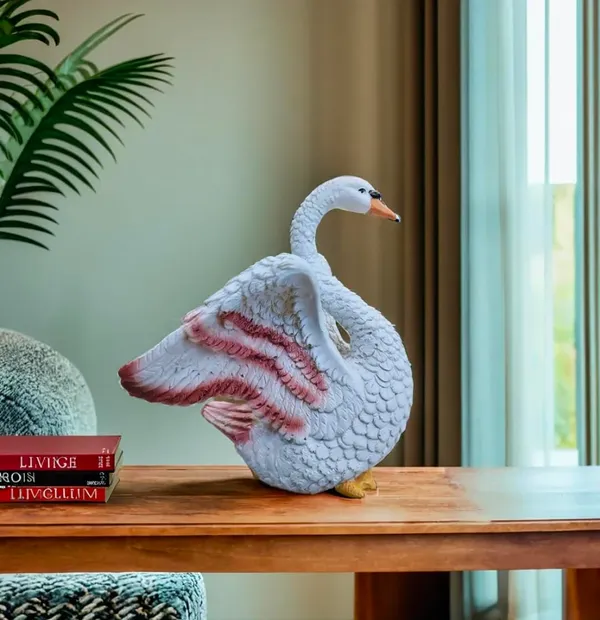Swan_Figurine_Showpiece