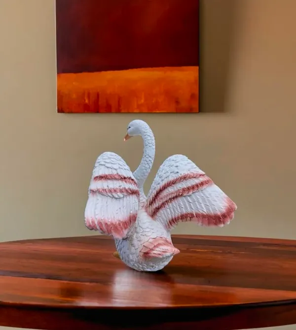 Swan_Figurine_Showpiece