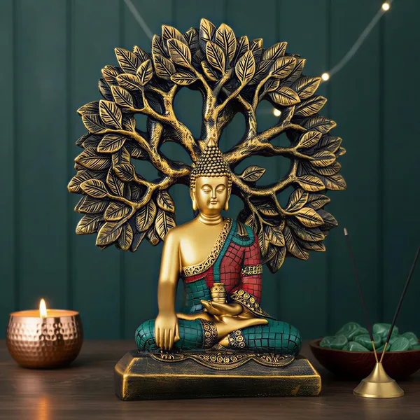 Meditating_Buddha_Statue_With_Bodhi_Tree