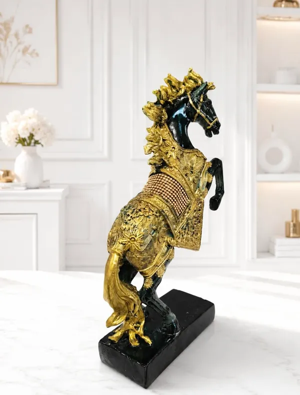 Rearing_Horse_Figurine