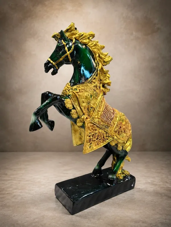 Rearing_Horse_Figurine