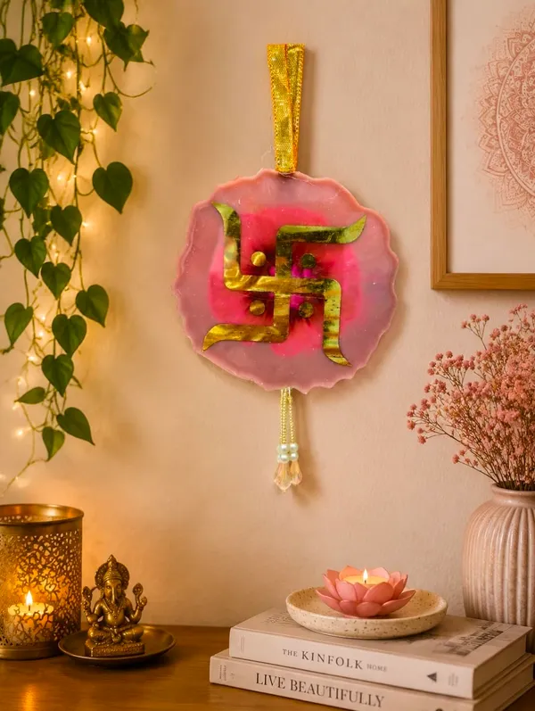 Resin_Swastik_Wall_Hanging