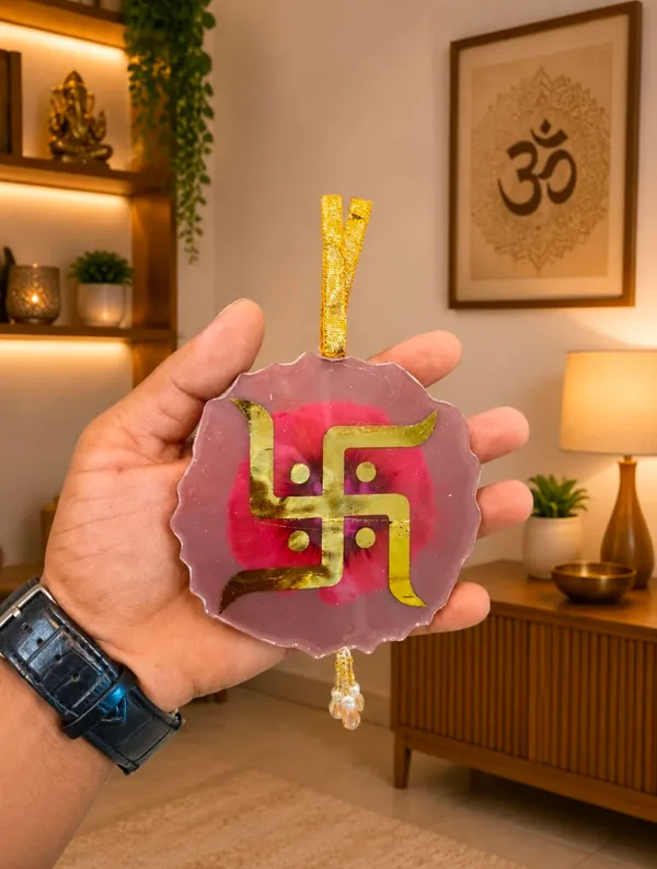 Resin_Swastik_Wall_Hanging