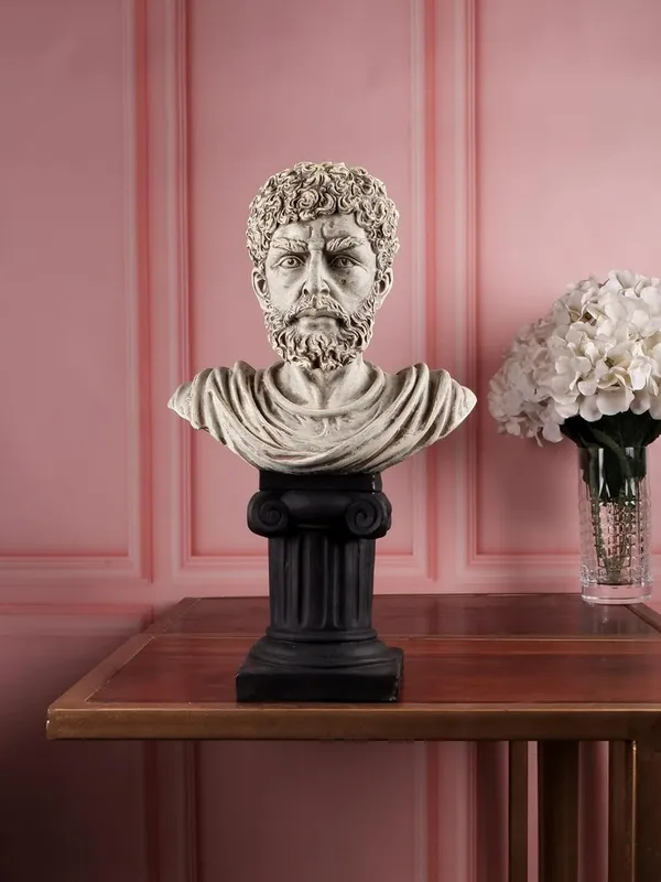 Roman_Emperor_Bust_Sculpture_On_Column_Pedestal