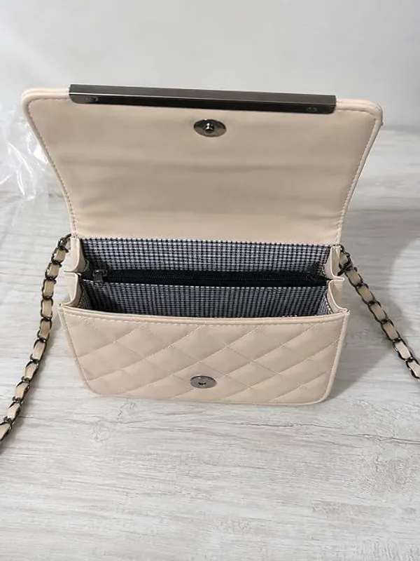 Quilted_Crossbody_Bag_With_Chain_Strap