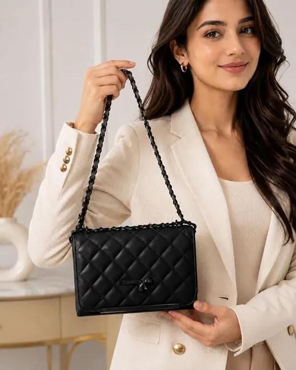 Quilted_Crossbody_Bag_With_Chain_Strap