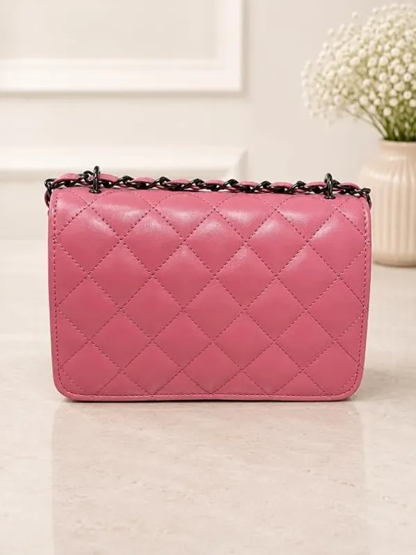 Quilted_Crossbody_Bag_With_Chain_Strap