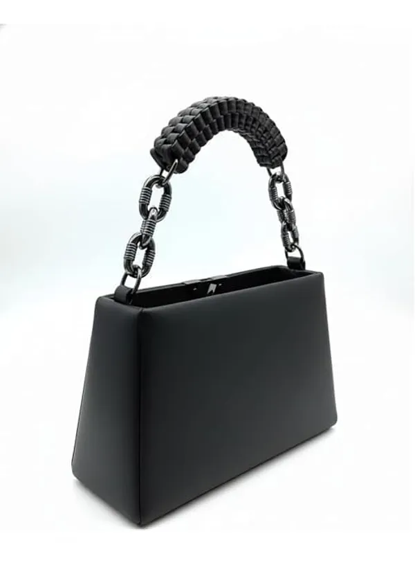 Shoulder_Bag_With_Chain_Handle