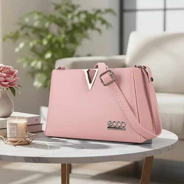 Crossbody_Bag_With_Metal_Clasp