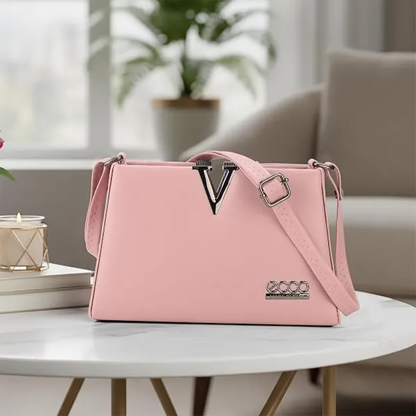 Crossbody_Bag_With_Metal_Clasp
