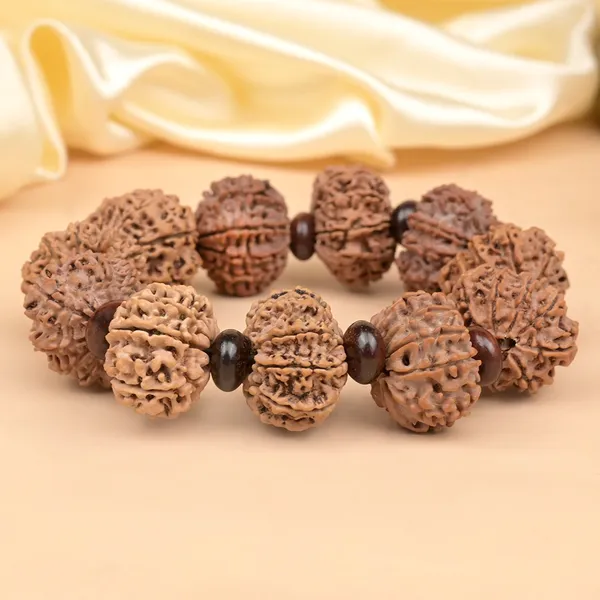 Brown_14_Mukhi_Nepali_Rudraksha_Red_Sandalwood_Bracelet_For_Unisex