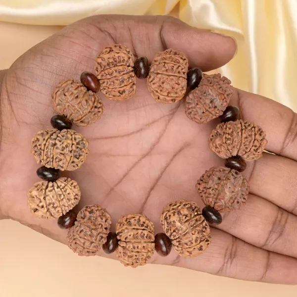 Brown_14_Mukhi_Nepali_Rudraksha_Red_Sandalwood_Bracelet_For_Unisex