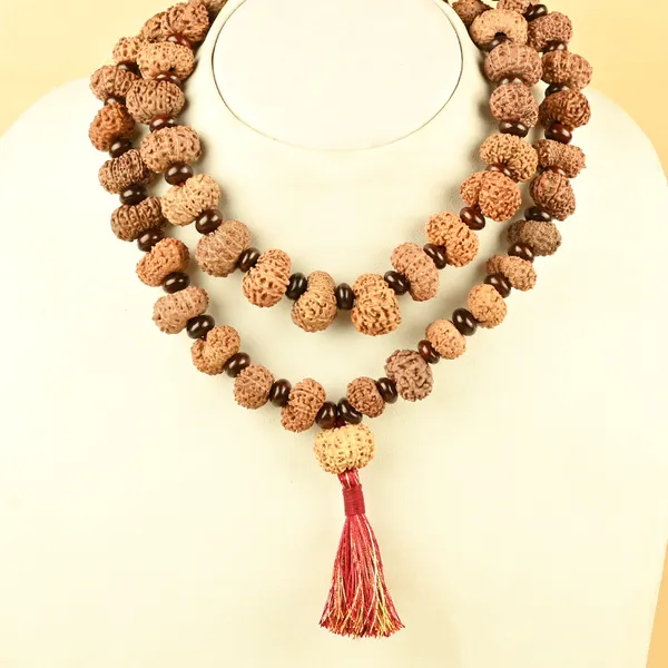 13_Mukhi_Rudraksha_Red_Sandalwood_Elliptical_Mala