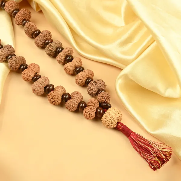 13_Mukhi_Rudraksha_Red_Sandalwood_Elliptical_Mala