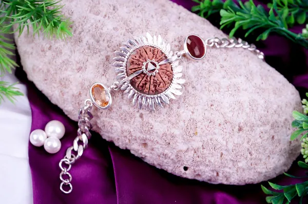 12_Mukhi_Collector_With_Citrine_And_Ruby_Bracelet