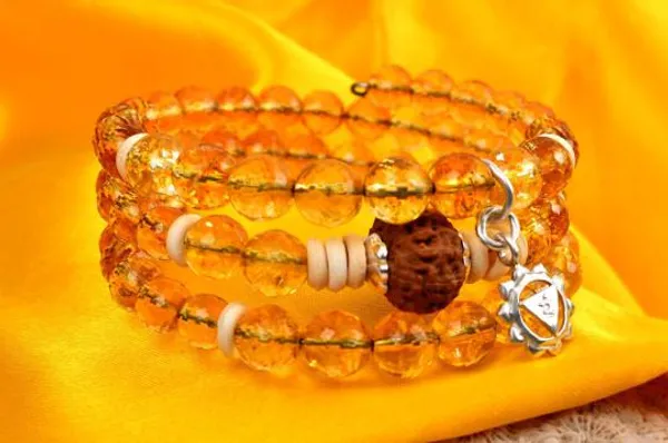 Citrine_12_Mukhi_Rudraksha_Spiral_Bracelet_With_Silver_Pendant