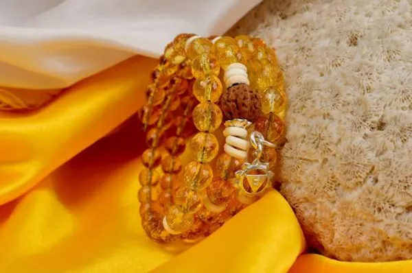 Citrine_12_Mukhi_Rudraksha_Spiral_Bracelet_With_Silver_Pendant