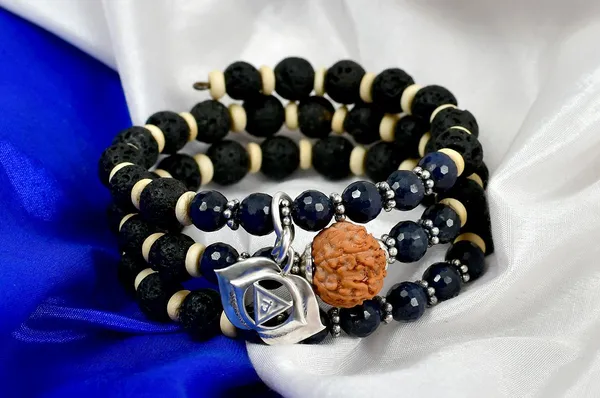 17_Mukhi_Rudraksha_Blue_Sapphire_Third_Eye_Chakra_Bracelet