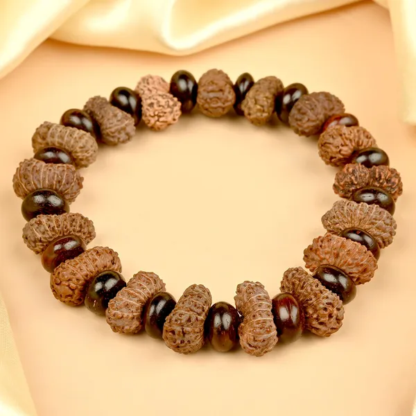 15_Mukhi_X_Red_Sandalwood_Elliptical_Bracelet
