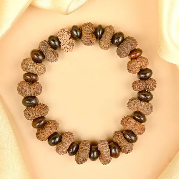 15_Mukhi_X_Red_Sandalwood_Elliptical_Bracelet