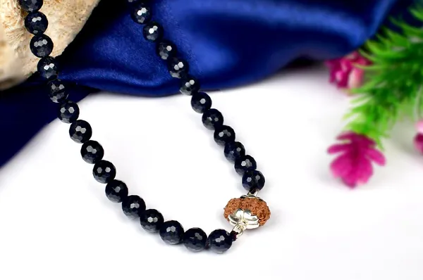 17_Mukhi_Java_With_Blue_Sapphire_Faceted_Mala