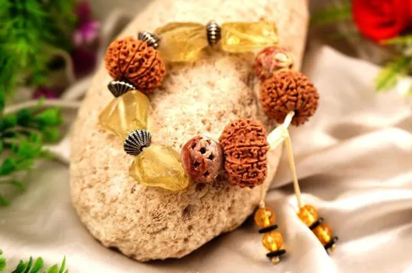 12_Mukhi_Rudraksha_Citrine_Gemstone_Bracelet