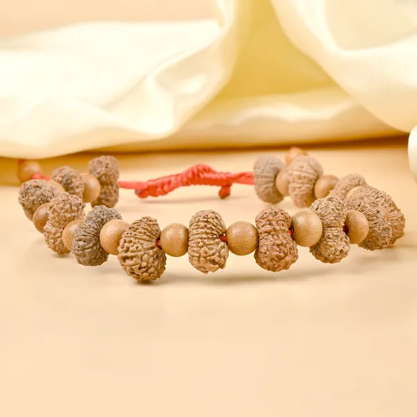 Brown_Rudraksha_16_Mukhi_White_Sandalwood_Bracelet_For_Unisex