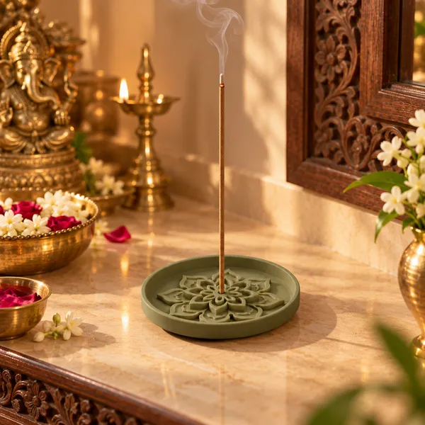 Pla_Minimalist_Lotus_Incense_Holder_Olive_Green