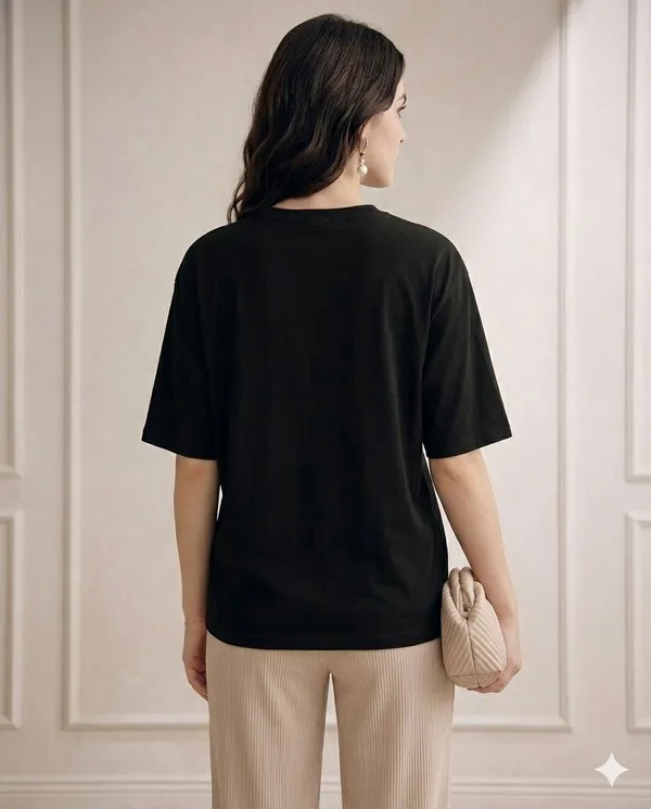 Black_Relaxed_Fit_Graphic_T-Shirt_for_Women